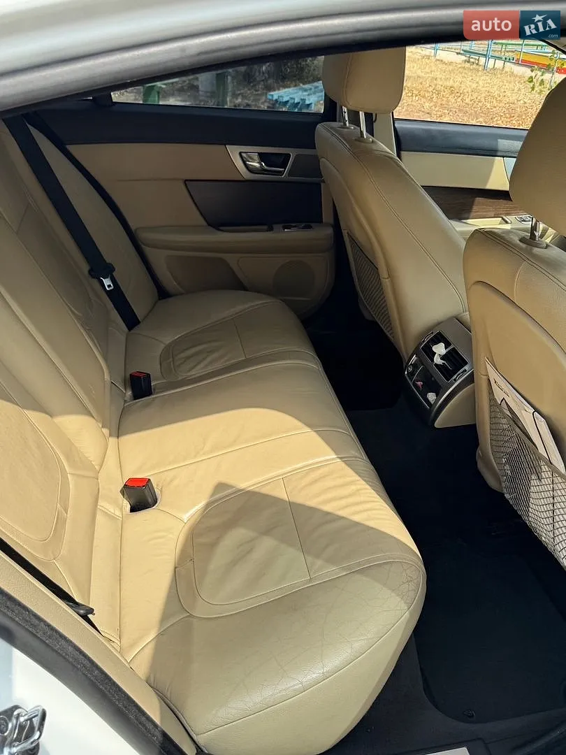 2013 Jaguar XF - мініатюра 18