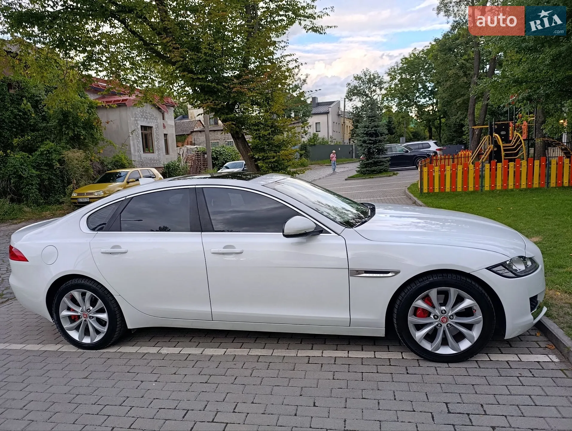 2017 Jaguar XF - мініатюра 5