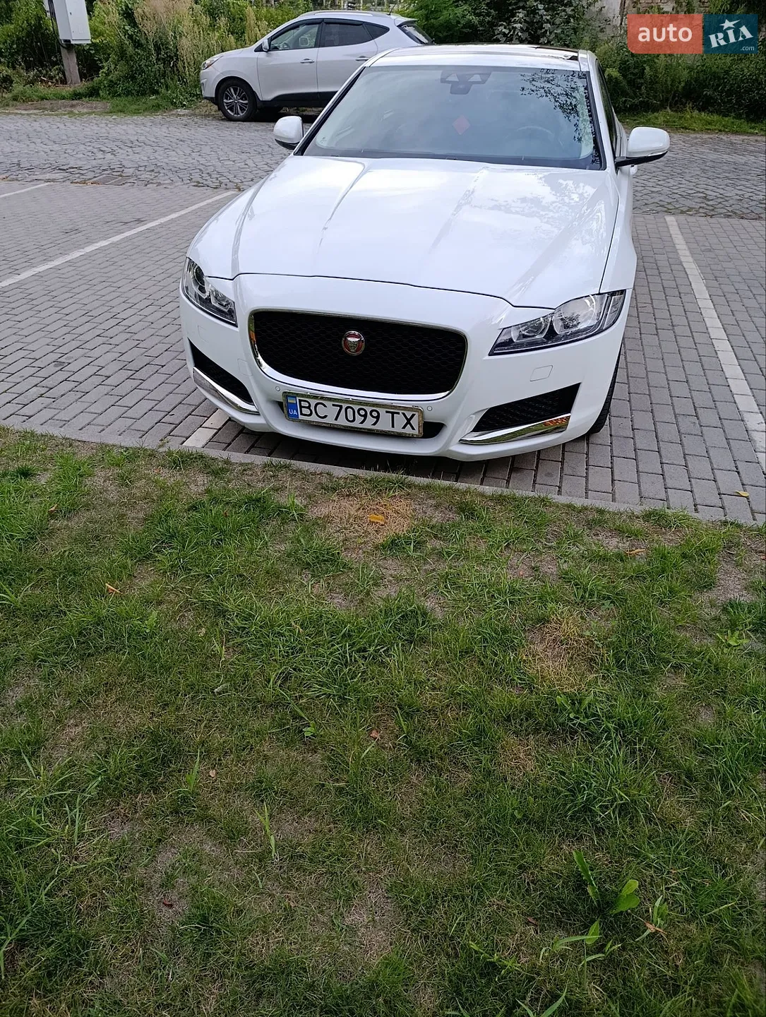 2017 Jaguar XF - мініатюра 3