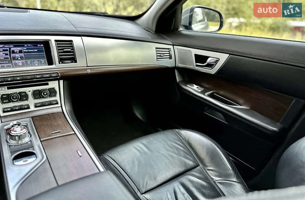 2012 Jaguar XF - мініатюра 11