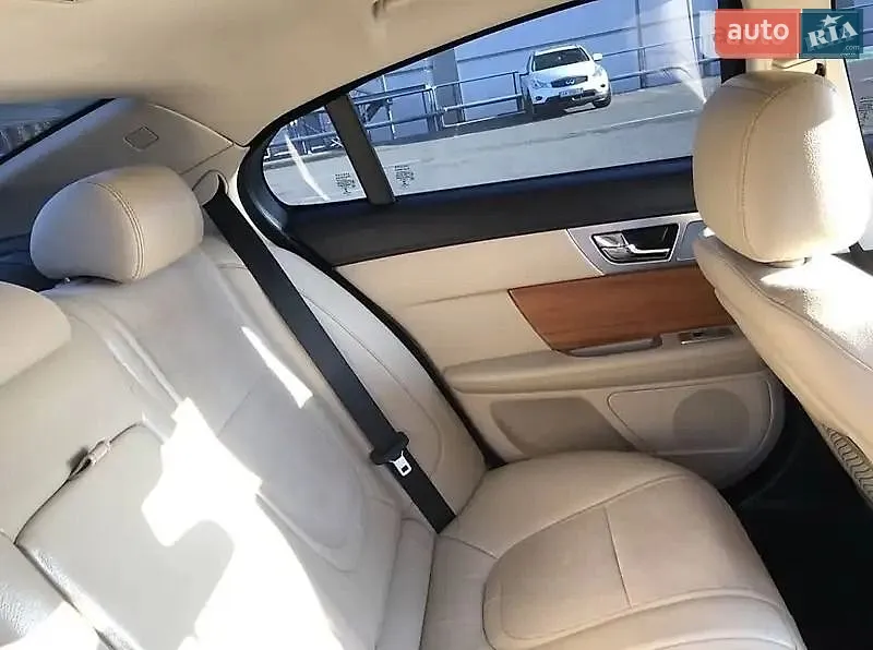 2012 Jaguar XF - мініатюра 32