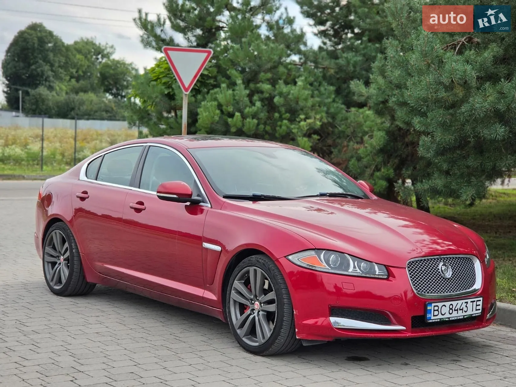 2013 Jaguar XF - мініатюра 3