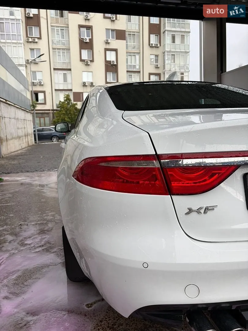 2016 Jaguar XF - мініатюра 4