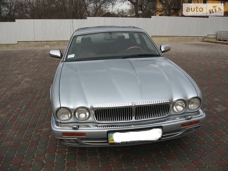 Седан Jaguar XJ 1995 в Черновцах