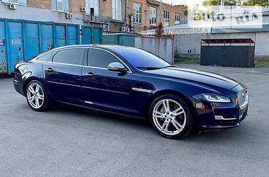 Седан Jaguar XJ 2015 в Киеве