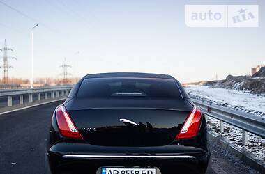 Седан Jaguar XJ 2011 в Запоріжжі