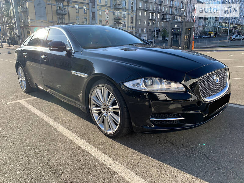 Седан Jaguar XJ 2010 в Києві