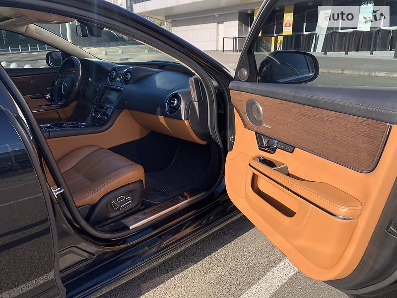 Седан Jaguar XJ 2010 в Києві