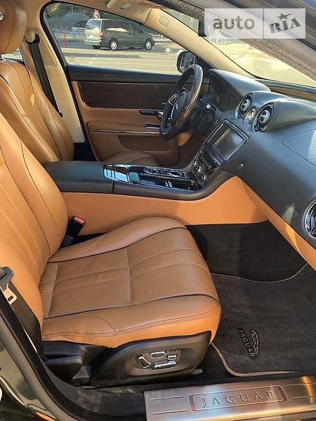 Седан Jaguar XJ 2010 в Києві