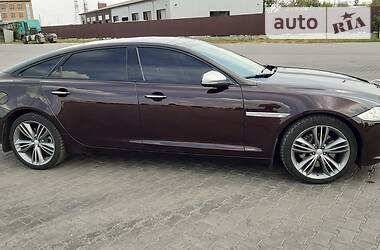 Седан Jaguar XJ 2010 в Луцке