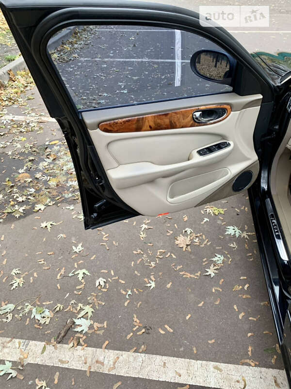 Седан Jaguar XJ 2003 в Києві