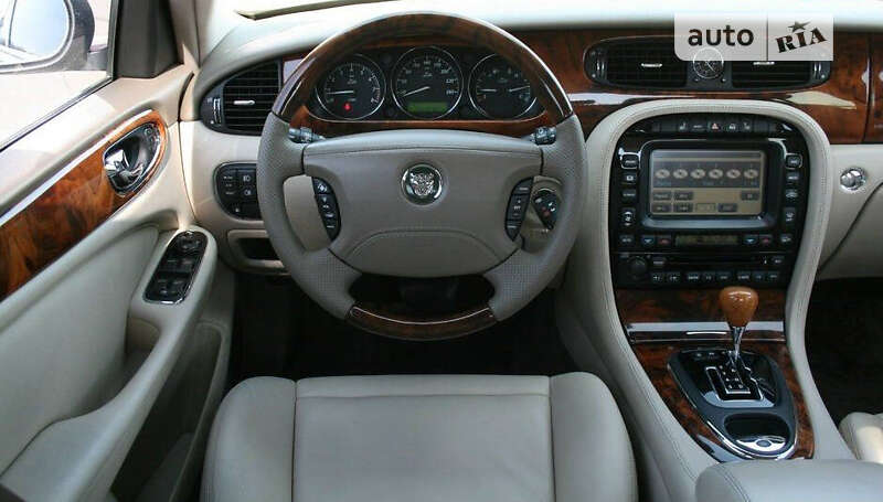 Седан Jaguar XJ 2003 в Києві