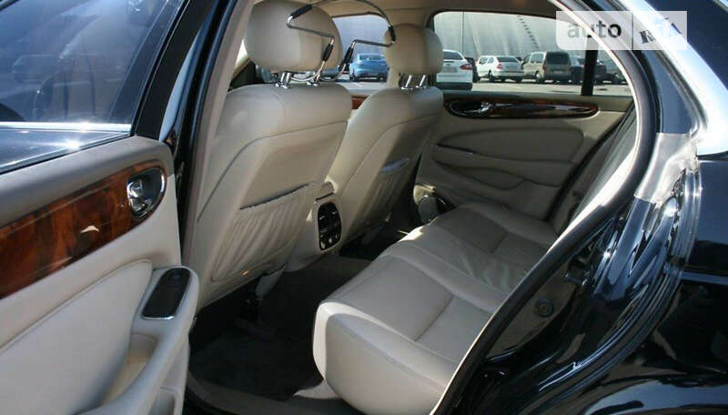 Седан Jaguar XJ 2003 в Києві