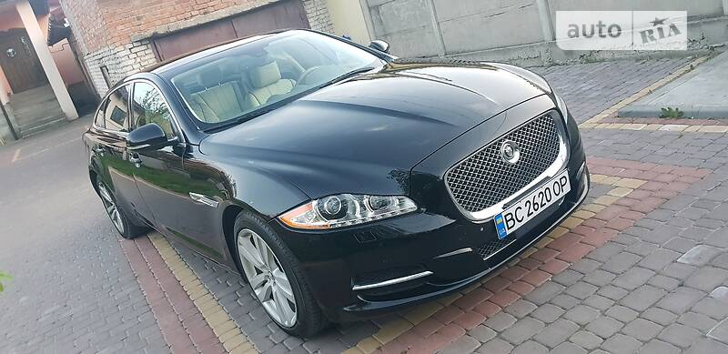 Седан Jaguar XJ 2013 в Львове