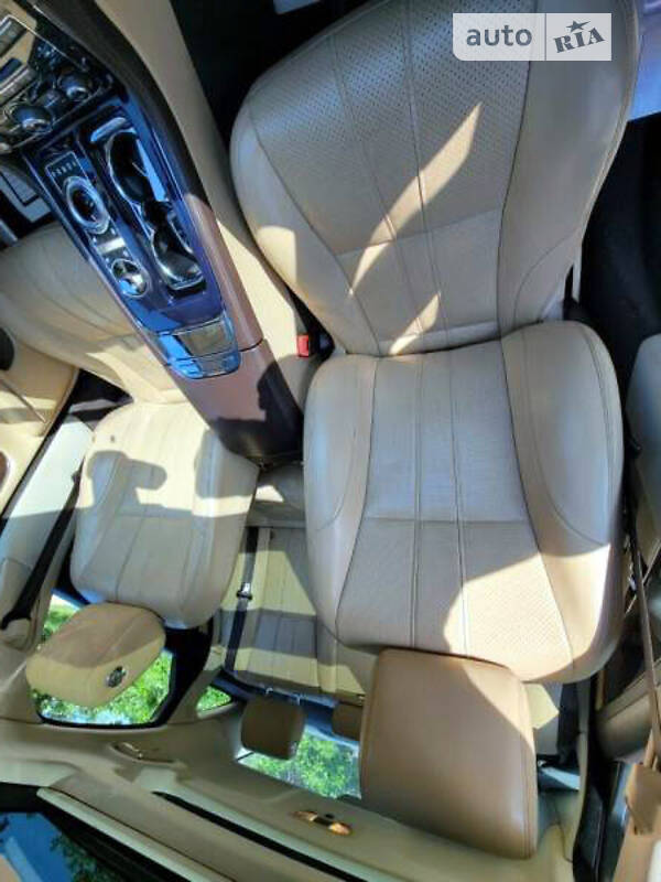 Седан Jaguar XJ 2010 в Львові