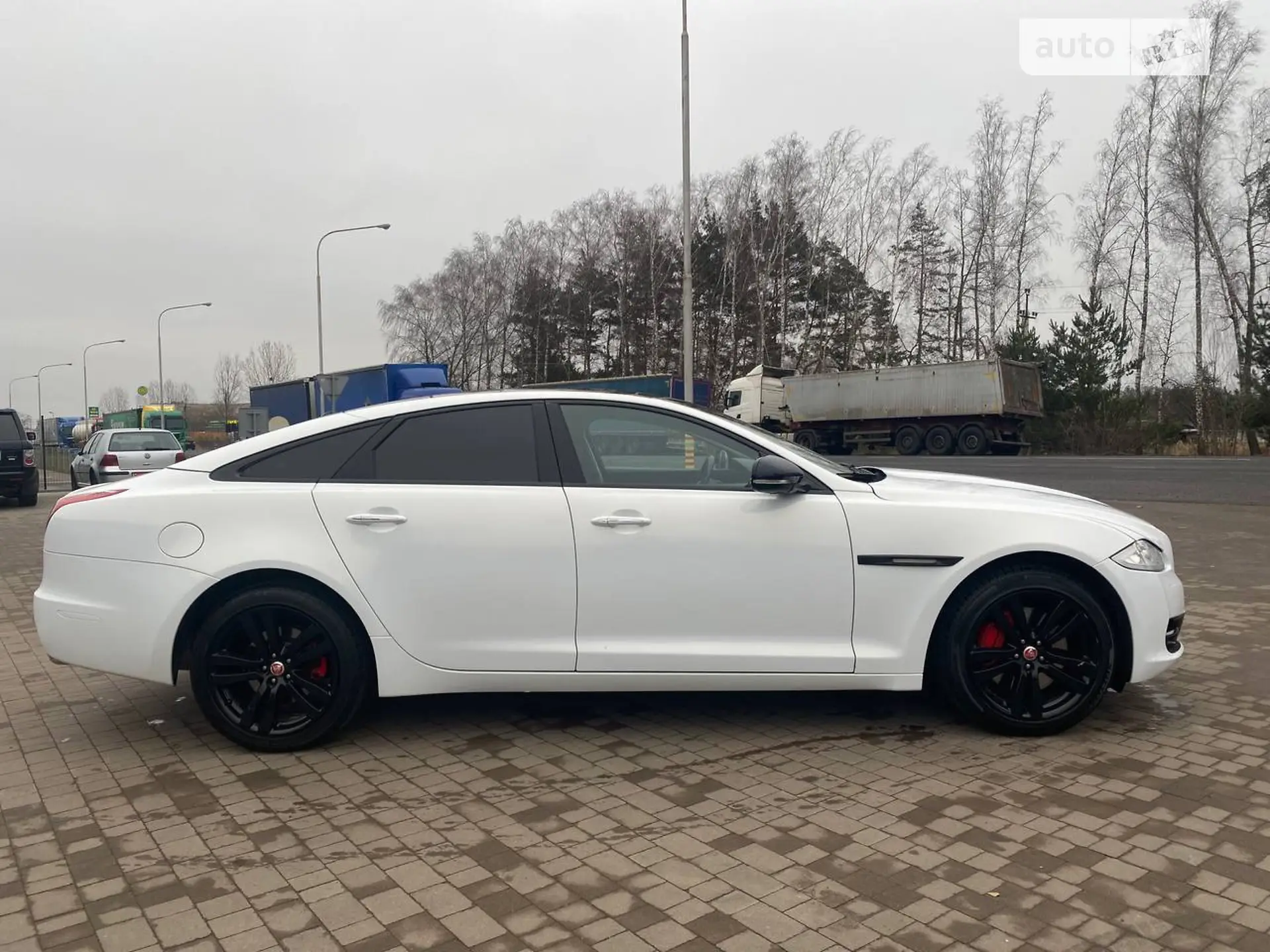 2011 Jaguar XJ - мініатюра 10