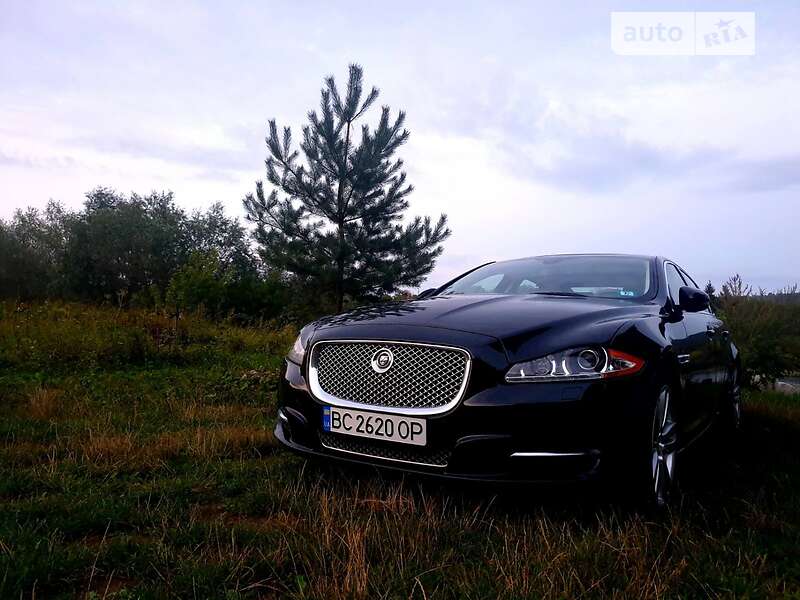 Седан Jaguar XJ 2013 в 