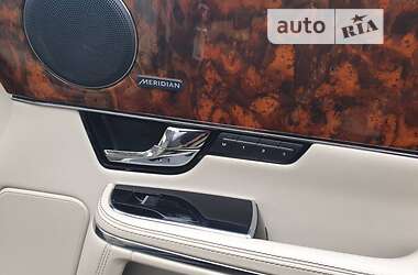 Седан Jaguar XJ 2013 в 
