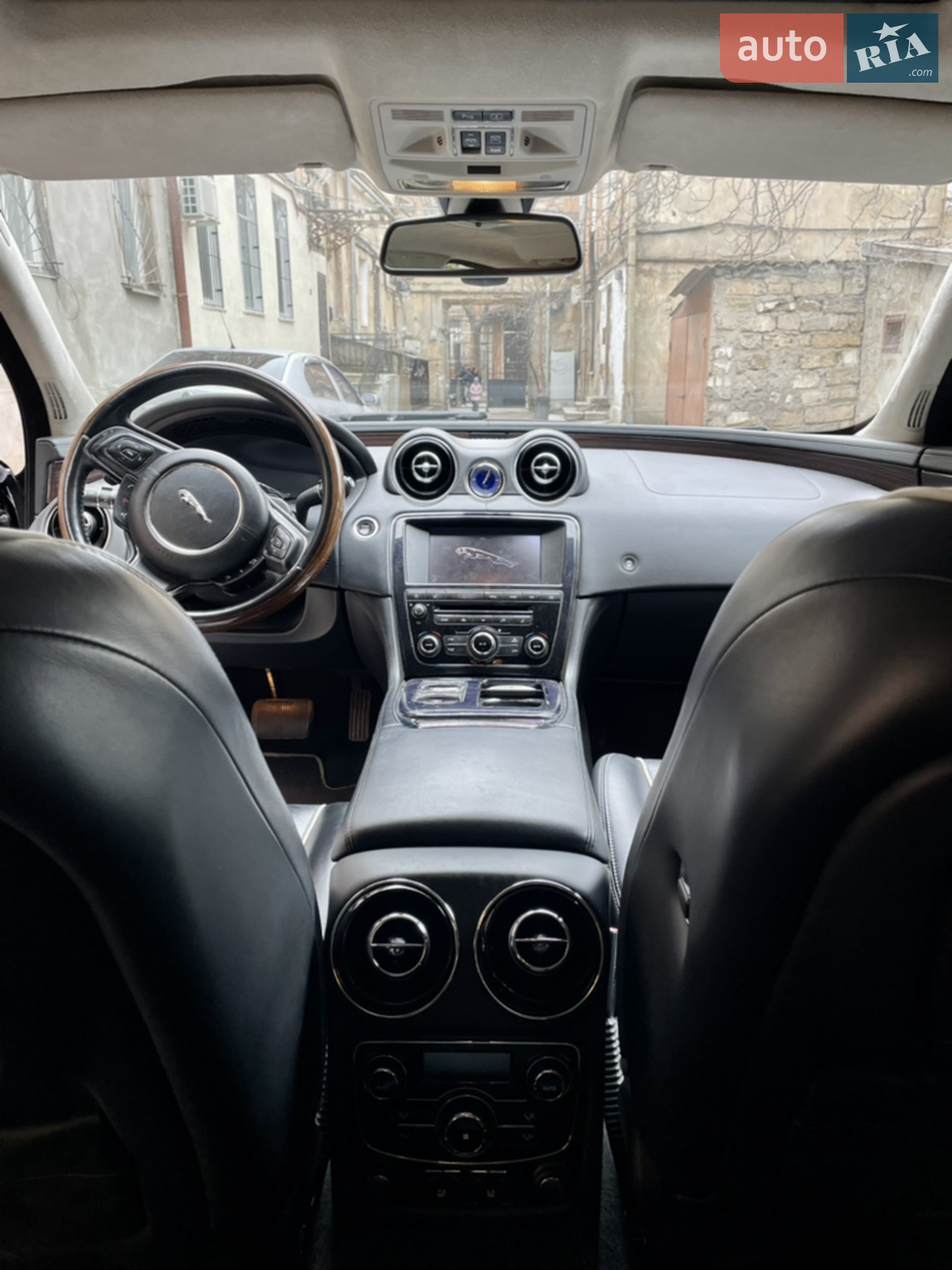 2013 Jaguar XJ - мініатюра 9