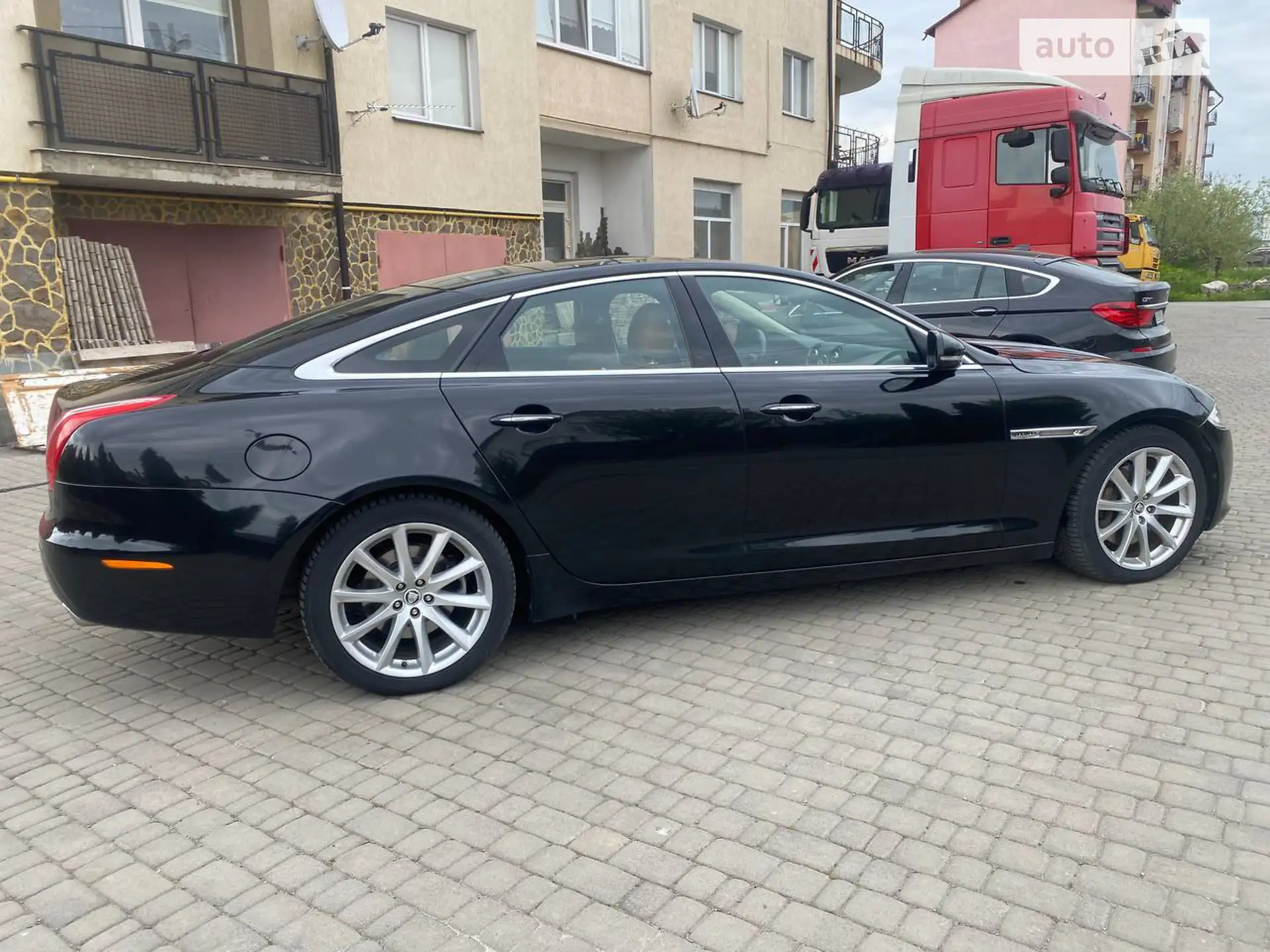 2011 Jaguar XJ - мініатюра 13