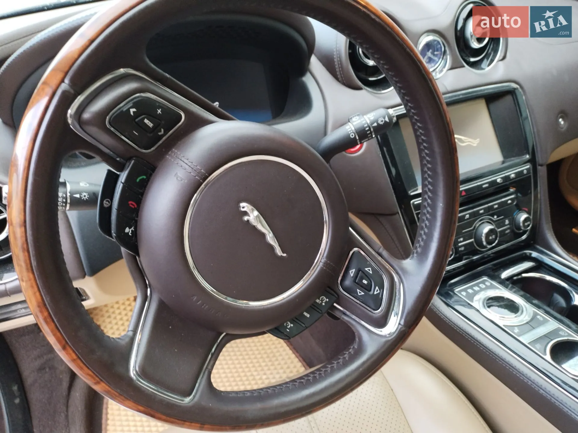 2011 Jaguar XJ - мініатюра 12