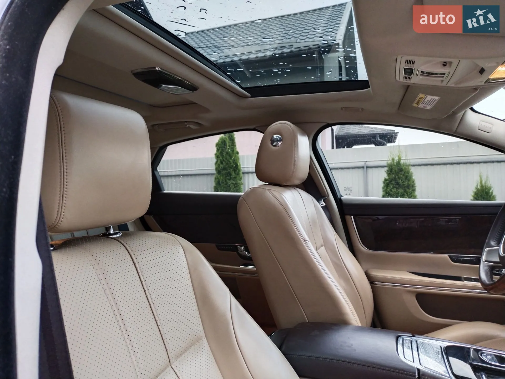2011 Jaguar XJ - мініатюра 36