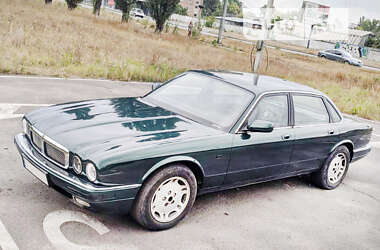 Седан Jaguar XJ 1994 в Вышгороде
