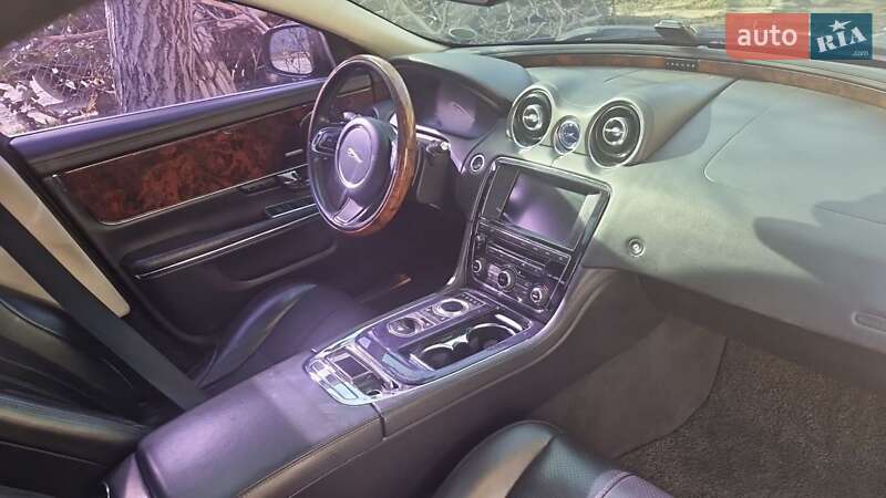 Седан Jaguar XJ 2012 в Одессе
