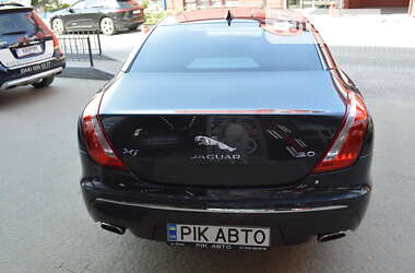 Седан Jaguar XJ 2014 в Львове