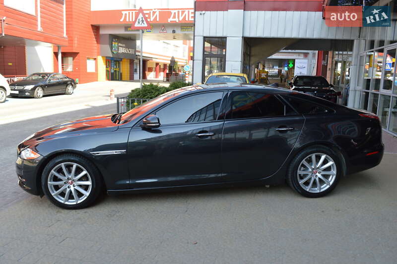 Седан Jaguar XJ 2014 в Львове