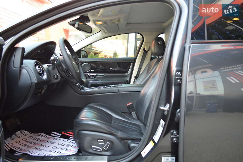 Седан Jaguar XJ 2014 в Львове