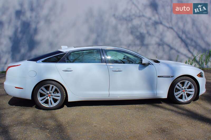 Седан Jaguar XJ 2017 в Киеве