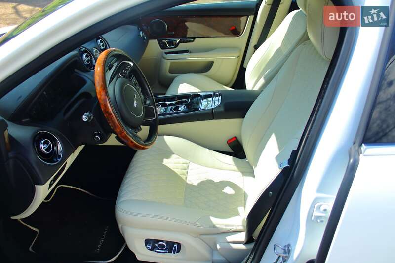 Седан Jaguar XJ 2017 в Киеве