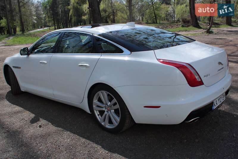 Седан Jaguar XJ 2017 в Киеве