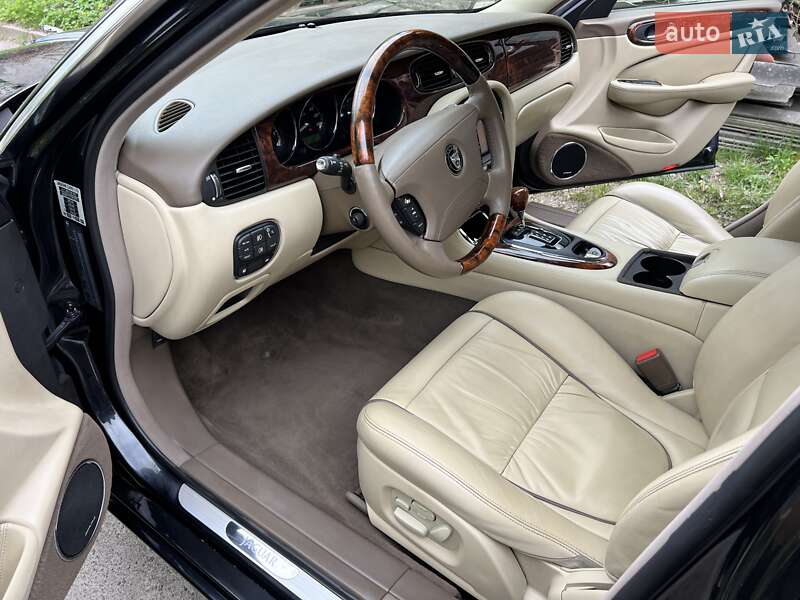 Седан Jaguar XJ 2006 в Києві