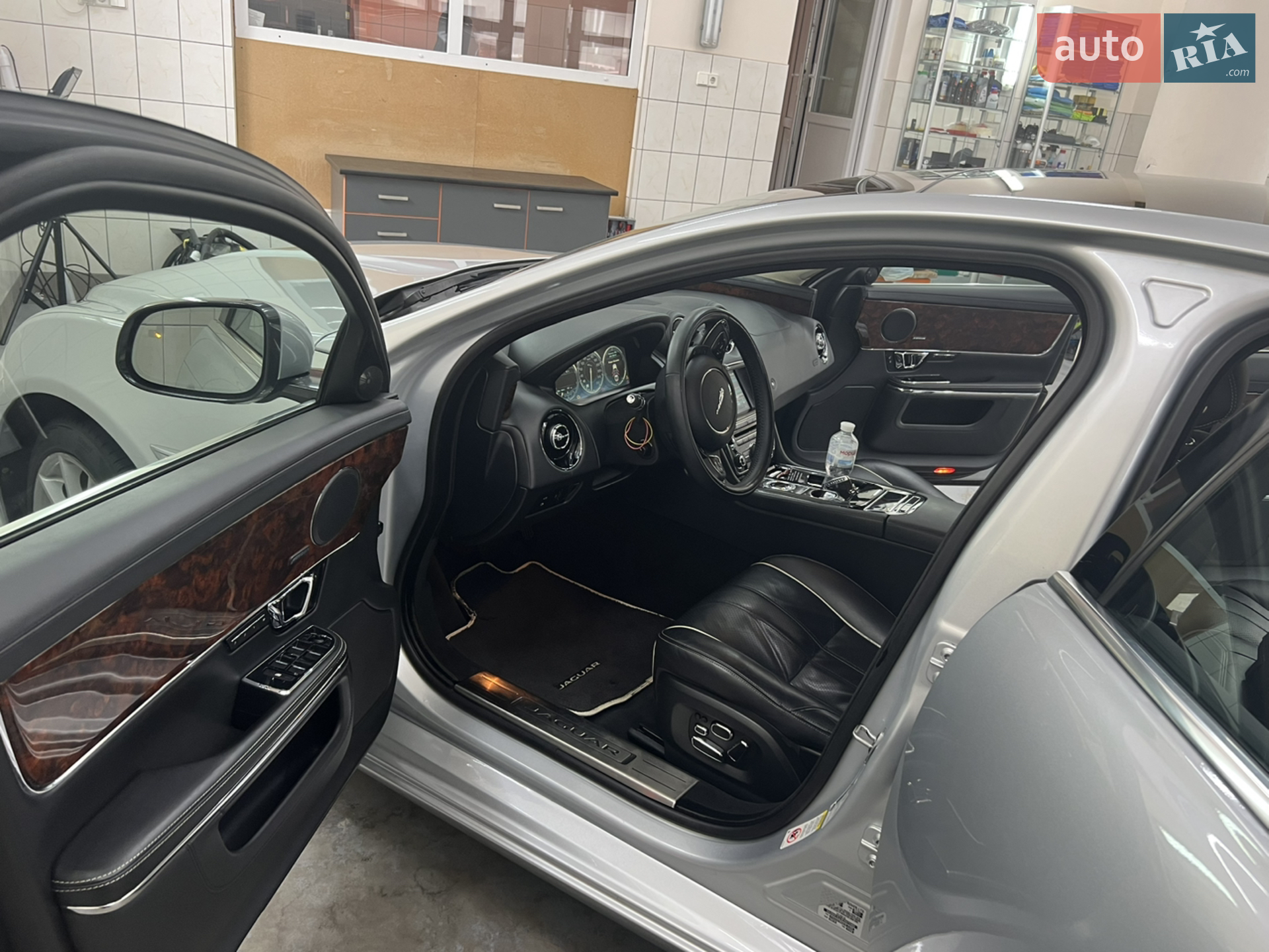 2015 Jaguar XJ - мініатюра 11