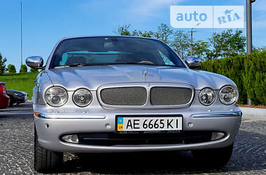 Седан Jaguar XJ 2004 в Днепре