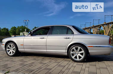 Седан Jaguar XJ 2004 в Днепре