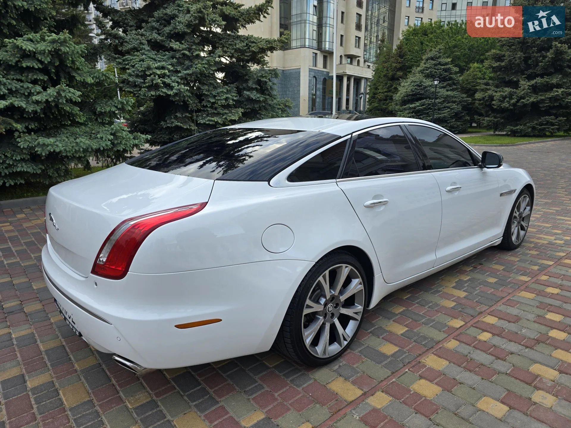 2011 Jaguar XJ - мініатюра 9