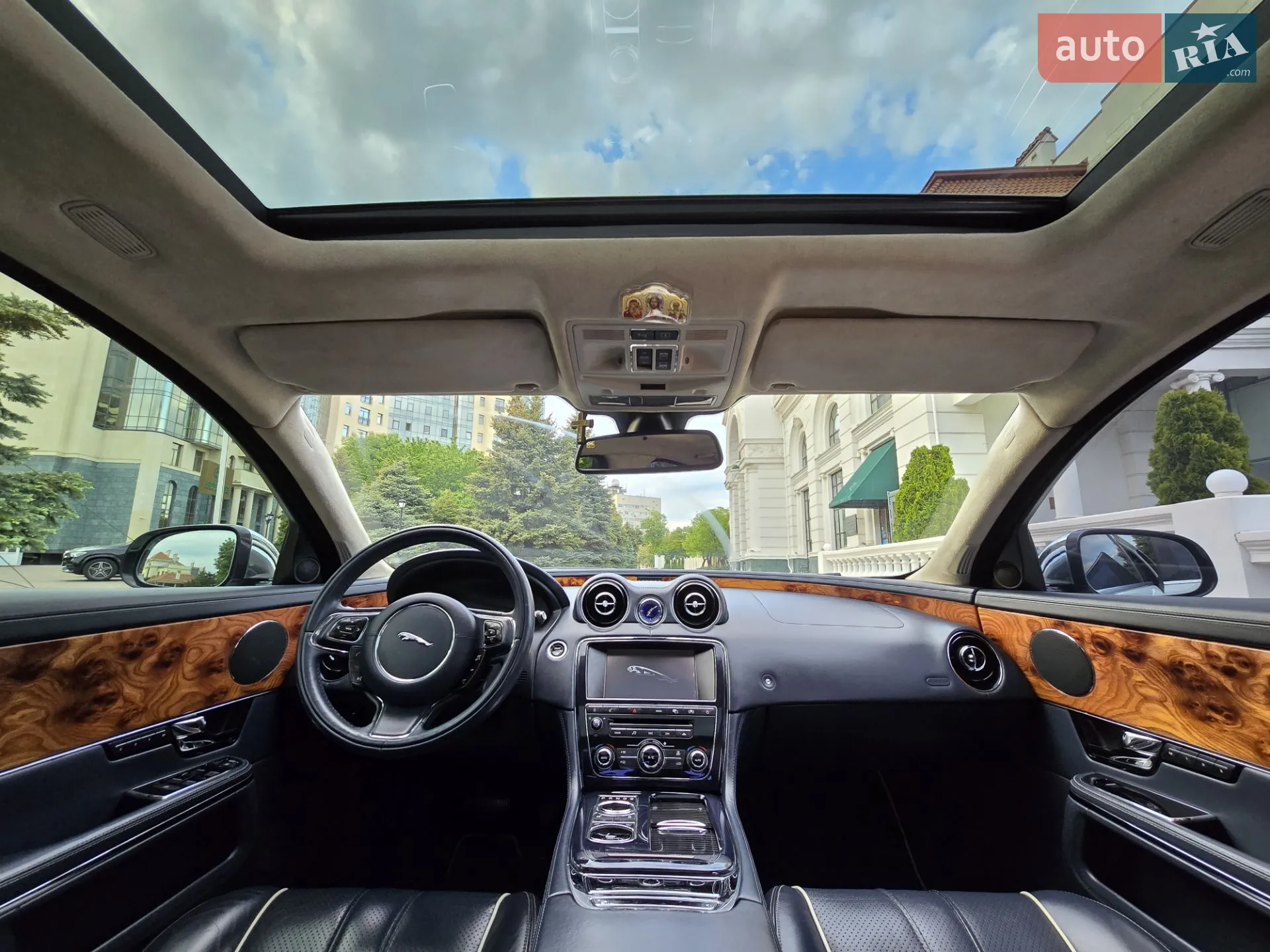 2011 Jaguar XJ - мініатюра 14