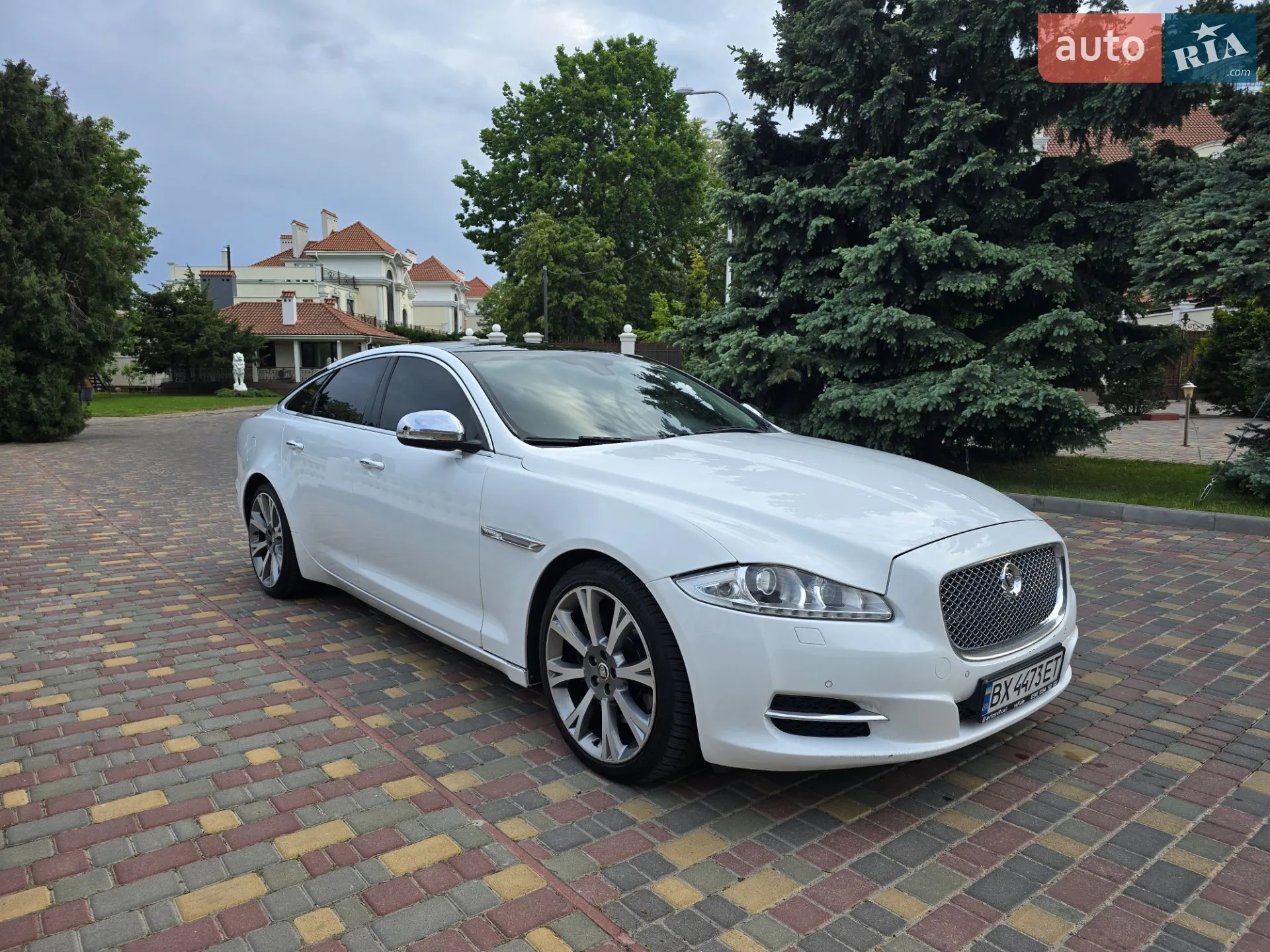 2011 Jaguar XJ - мініатюра 10