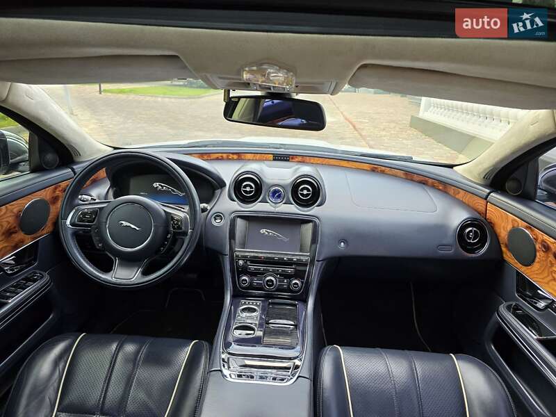 Седан Jaguar XJ 2011 в Одессе