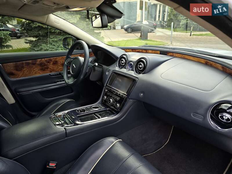 Седан Jaguar XJ 2011 в Одессе
