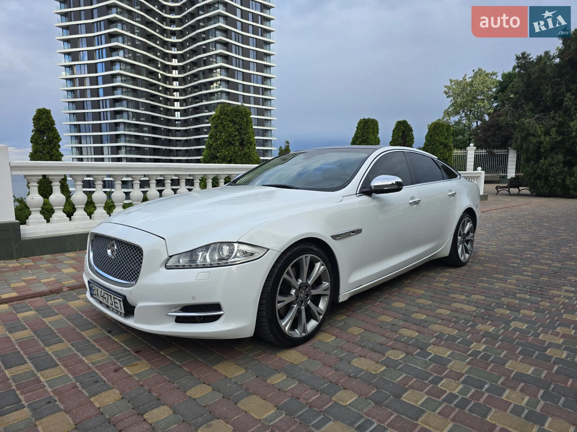 2011 Jaguar XJ - мініатюра 26