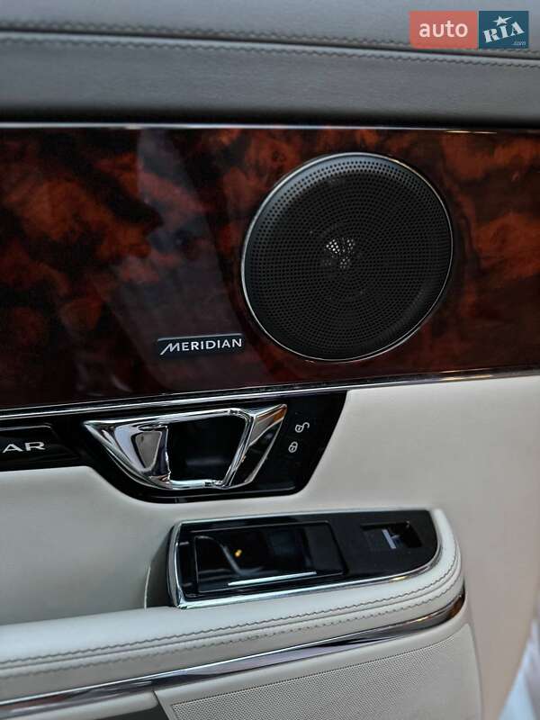 Седан Jaguar XJ 2013 в Луцьку