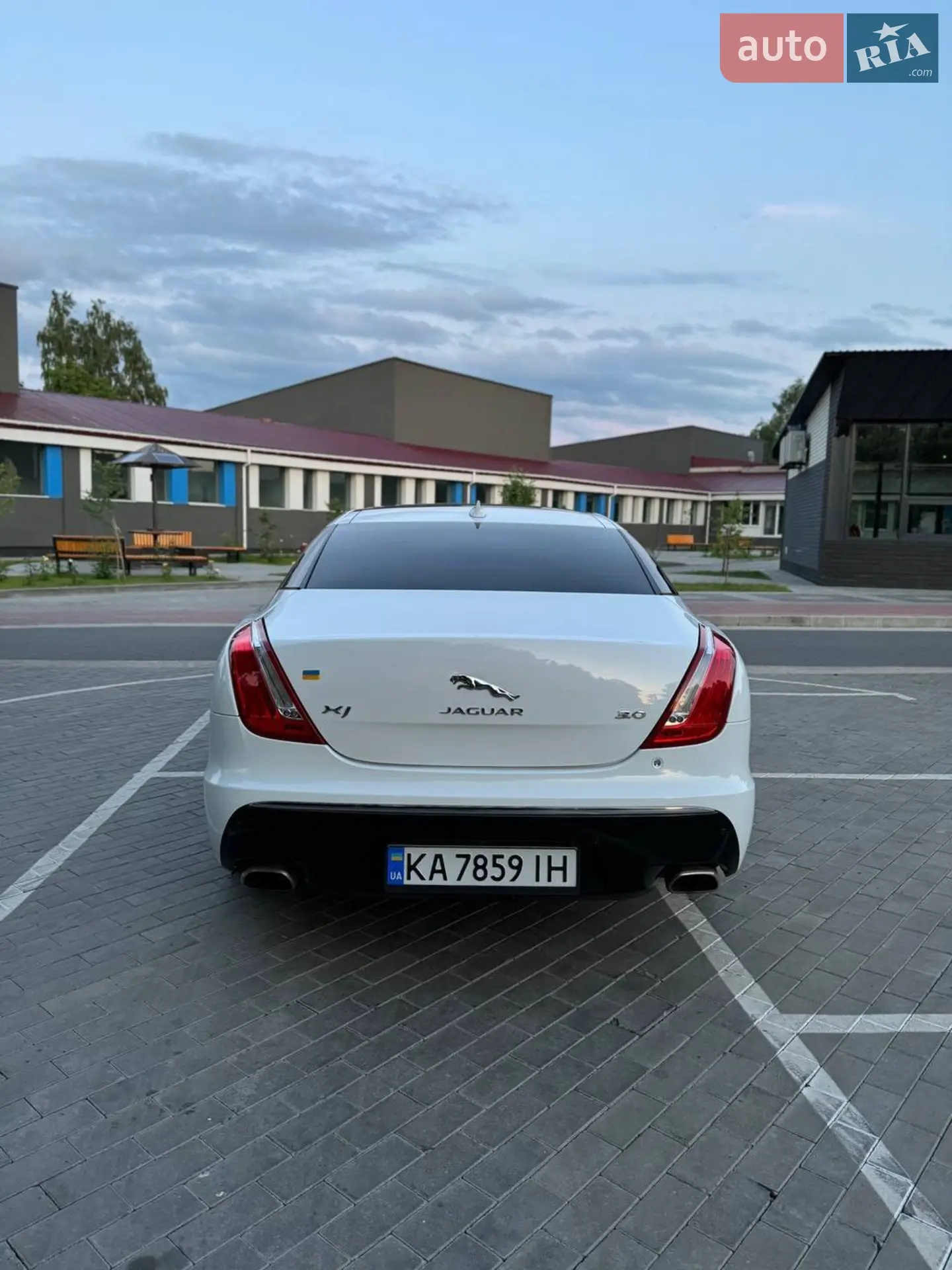 2013 Jaguar XJ - мініатюра 26