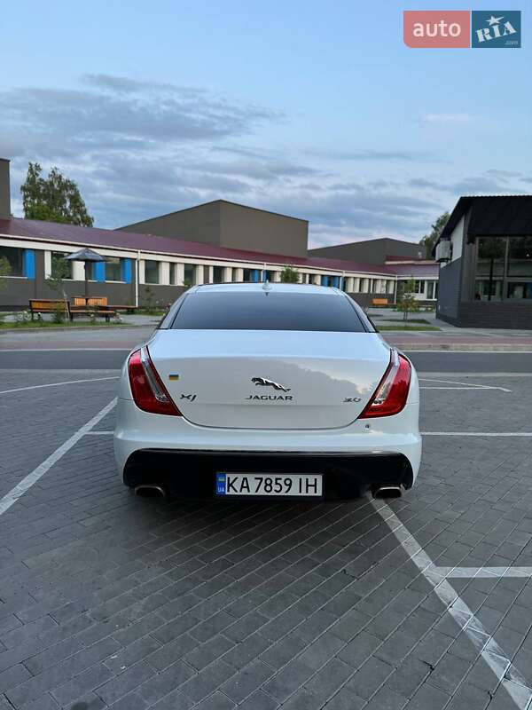 Седан Jaguar XJ 2013 в Луцьку