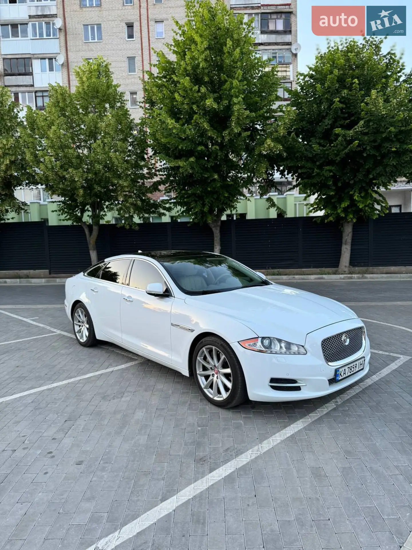 2013 Jaguar XJ - мініатюра 12