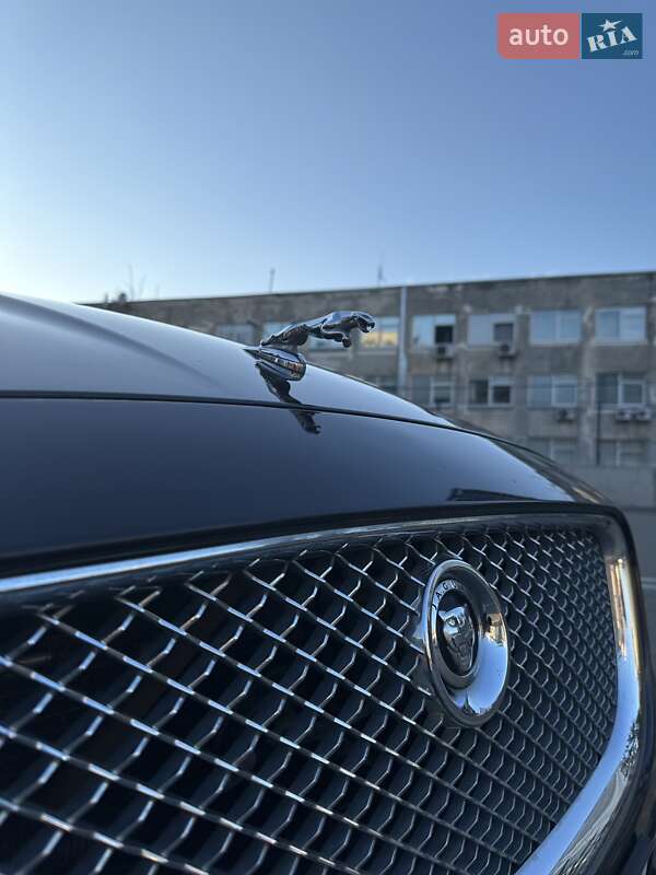 Седан Jaguar XJ 2013 в Киеве фото 5 Седан Jaguar XJ 2013 в Киеве