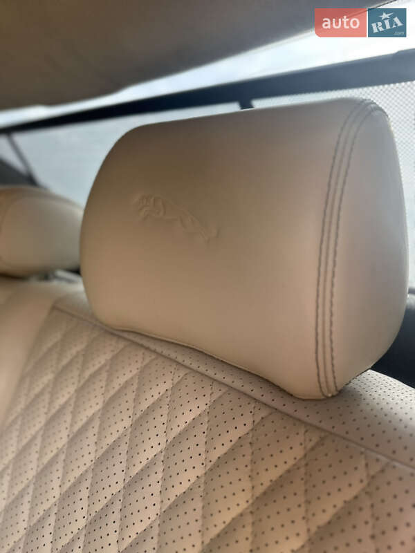 Седан Jaguar XJ 2014 в Ивано-Франковске